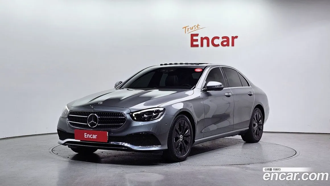 Mercedes-Benz E-Class — фото 1