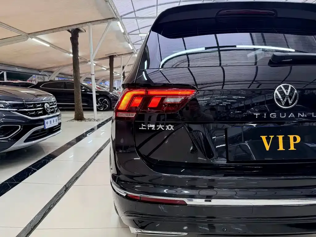 Volkswagen Tiguan L — фото 3