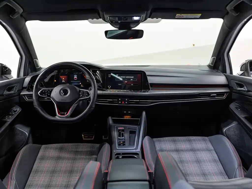 Volkswagen Golf GTI — фото 3