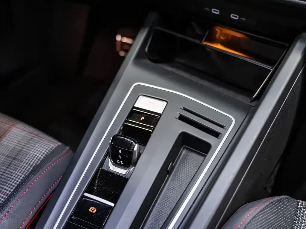 Volkswagen Golf GTI — фото 8