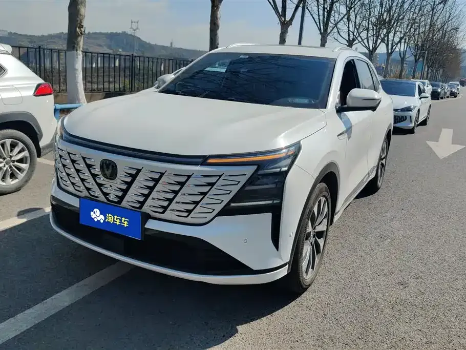 Changan CS75PLUS — фото 1