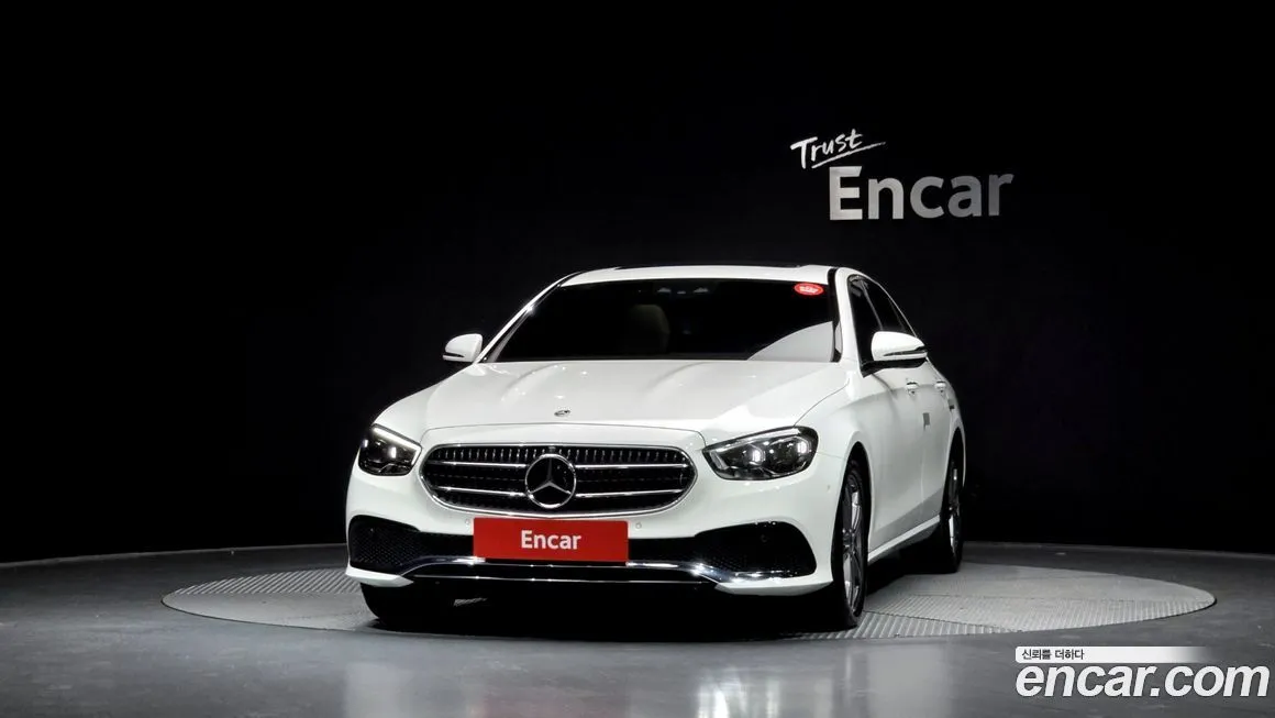 Mercedes-Benz E-Class — фото 8