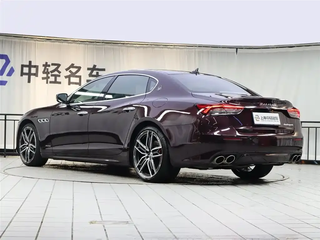 Maserati Quattroporte — фото 7