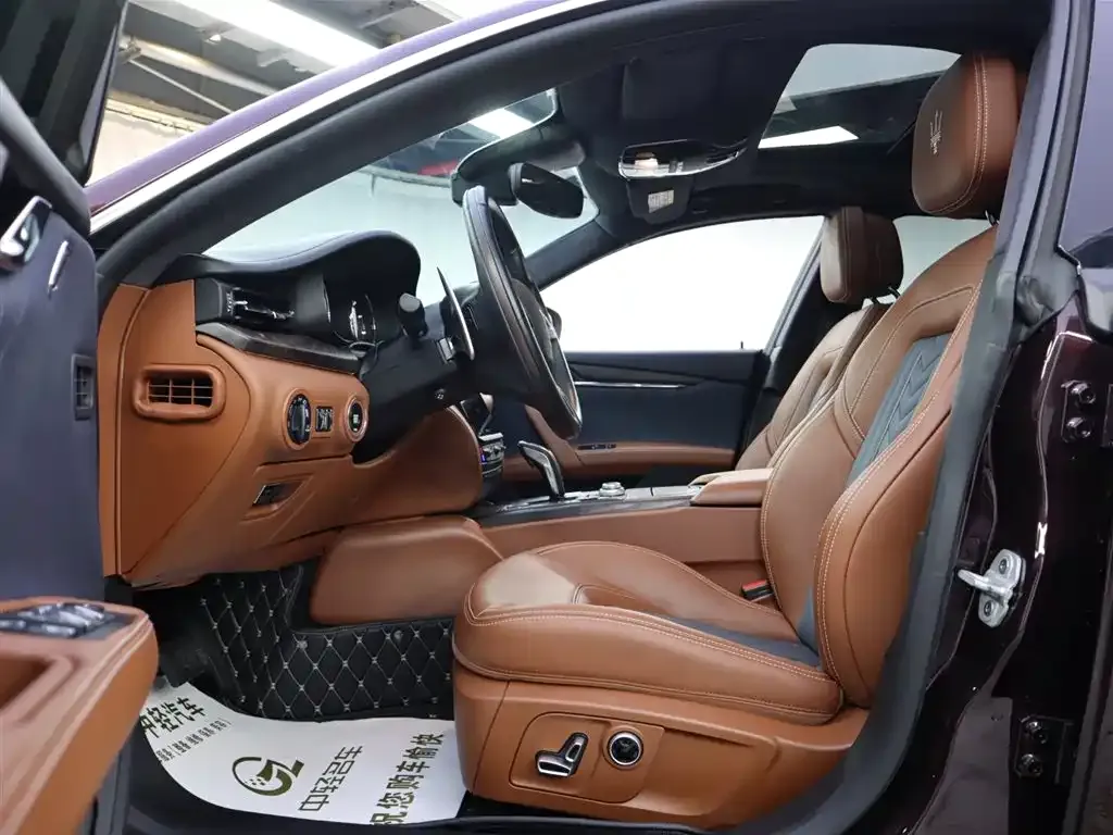 Maserati Quattroporte — фото 4