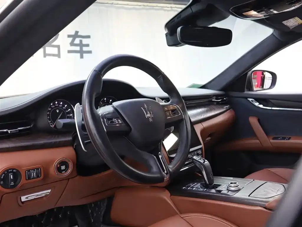 Maserati Quattroporte — фото 2