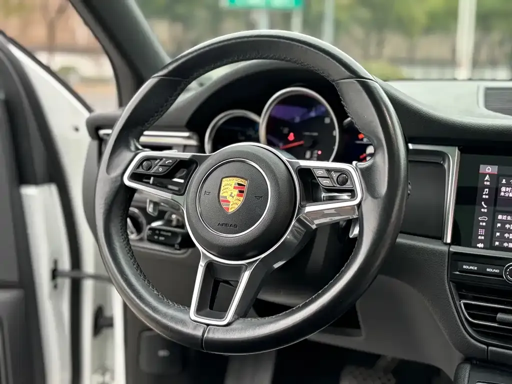 Porsche Macan — фото 4