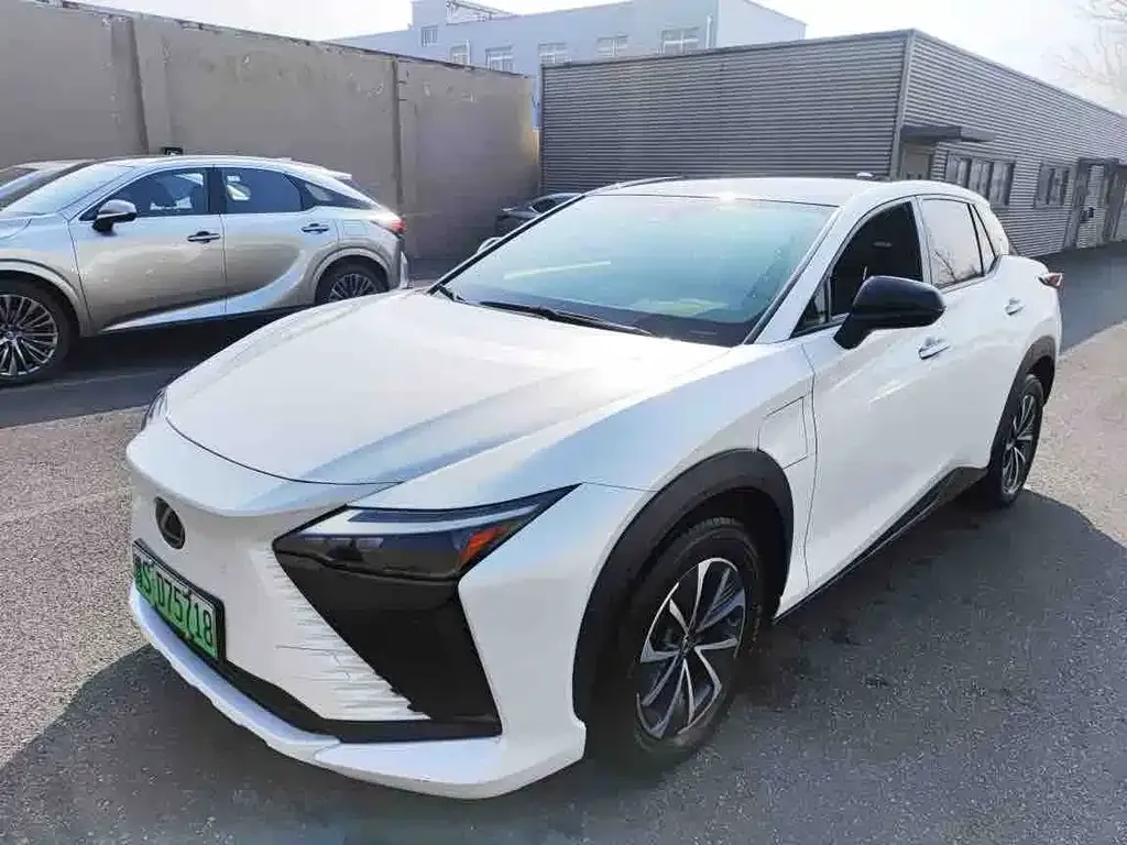 Lexus RZ — фото 1