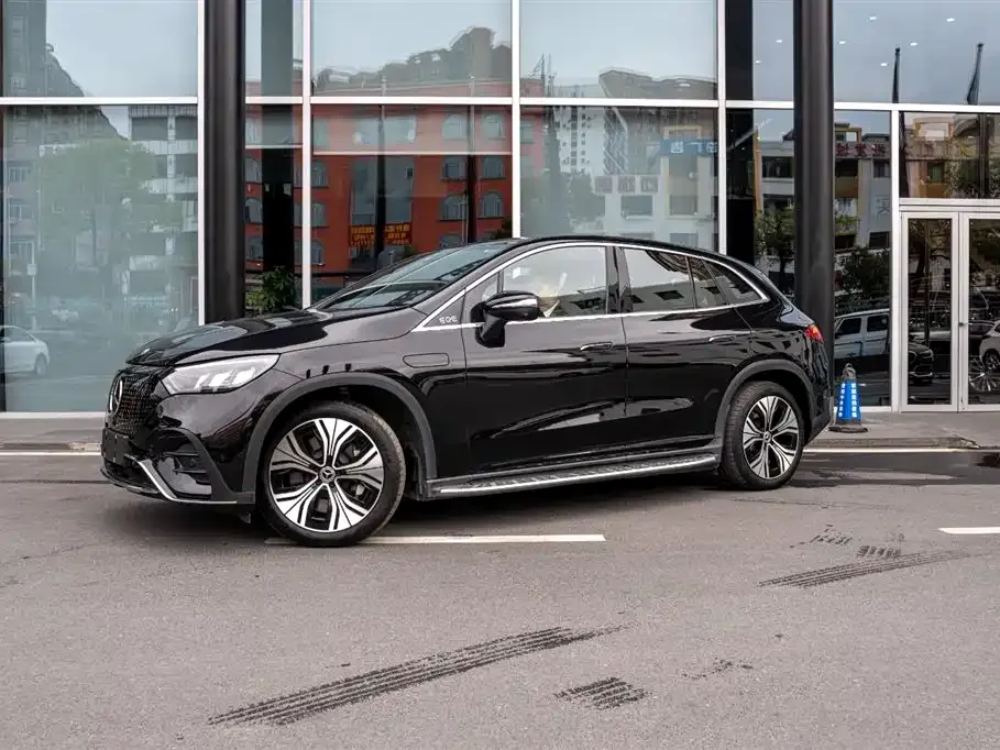 Mercedes-Benz EQE SUV — фото 3
