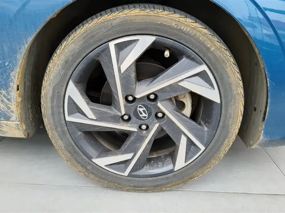 Hyundai Elantra — фото 9