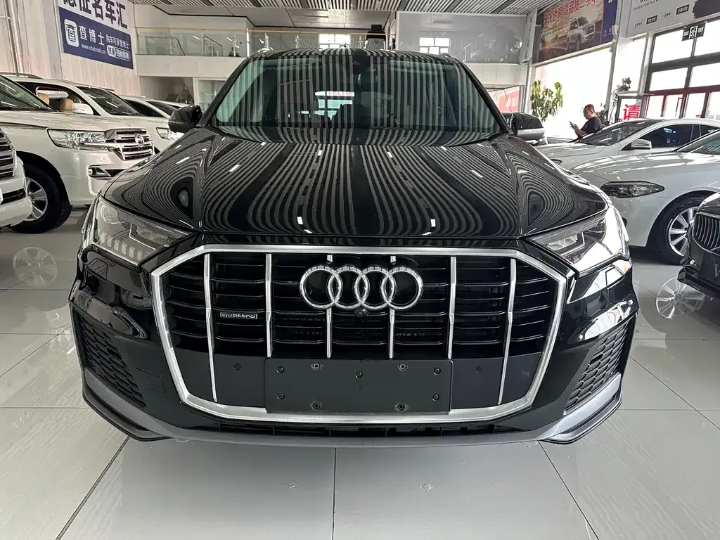Audi Q7 — фото 9