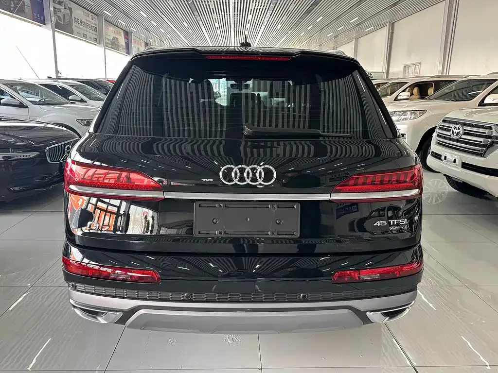Audi Q7 — фото 2