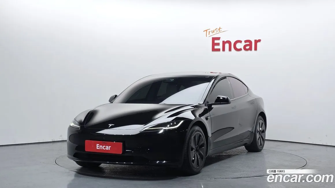Tesla Model 3 — фото 1
