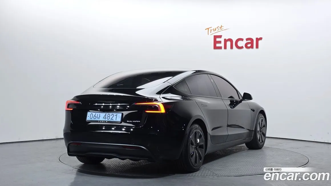 Tesla Model 3 — фото 2