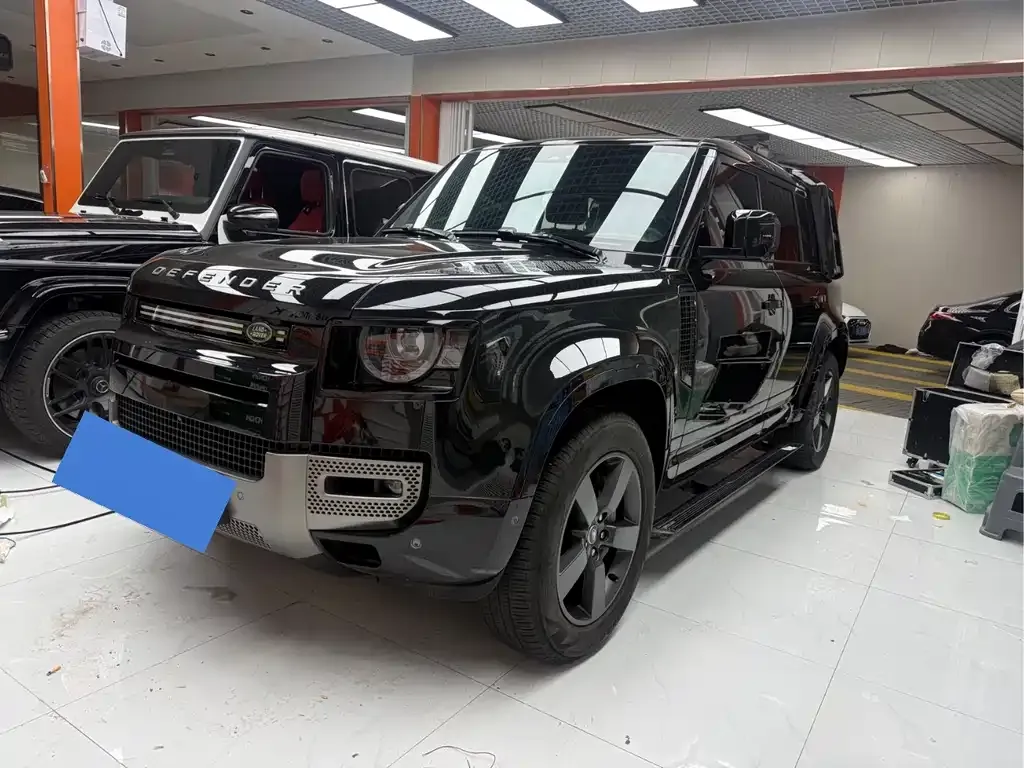 Land Rover Defender — фото 1