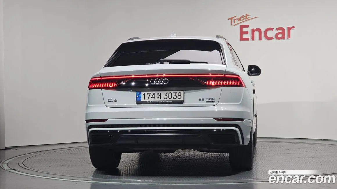 Audi Q8 — фото 7