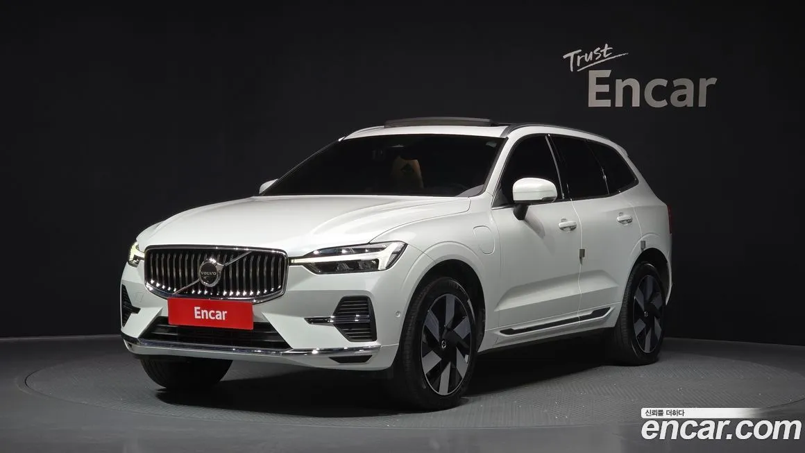 Volvo XC60 — фото 1