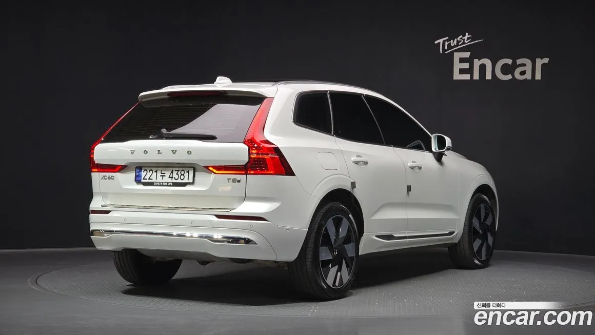 Volvo XC60 — фото 3