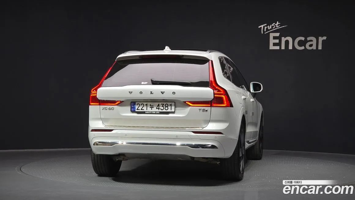 Volvo XC60 — фото 2