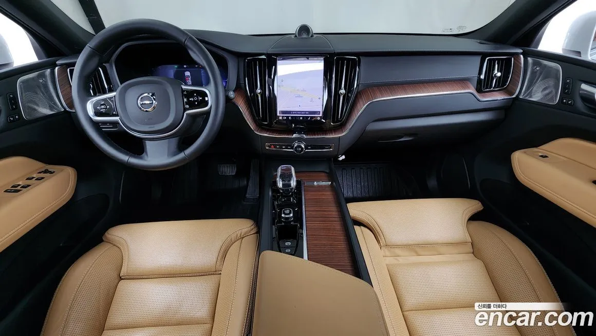 Volvo XC60 — фото 9