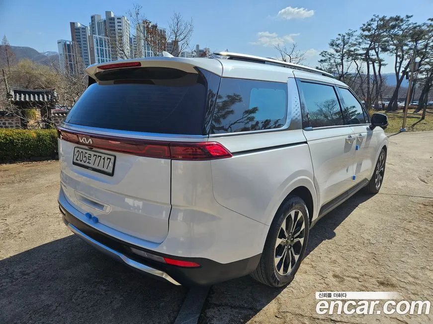 Kia Carnival — фото 2