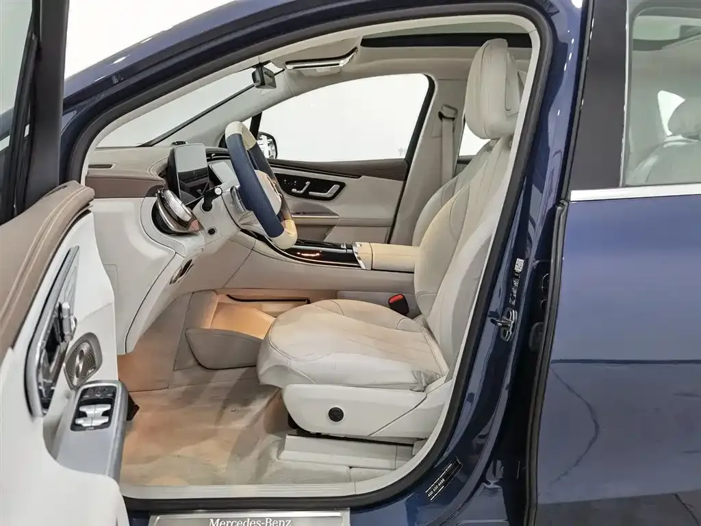 Mercedes-Benz EQE SUV — фото 10