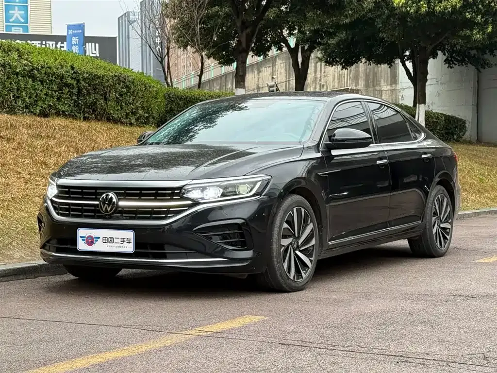 Volkswagen Passat — фото 1