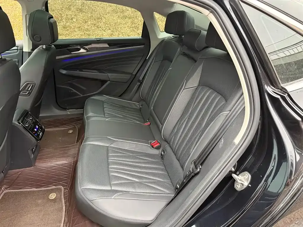 Volkswagen Passat — фото 3