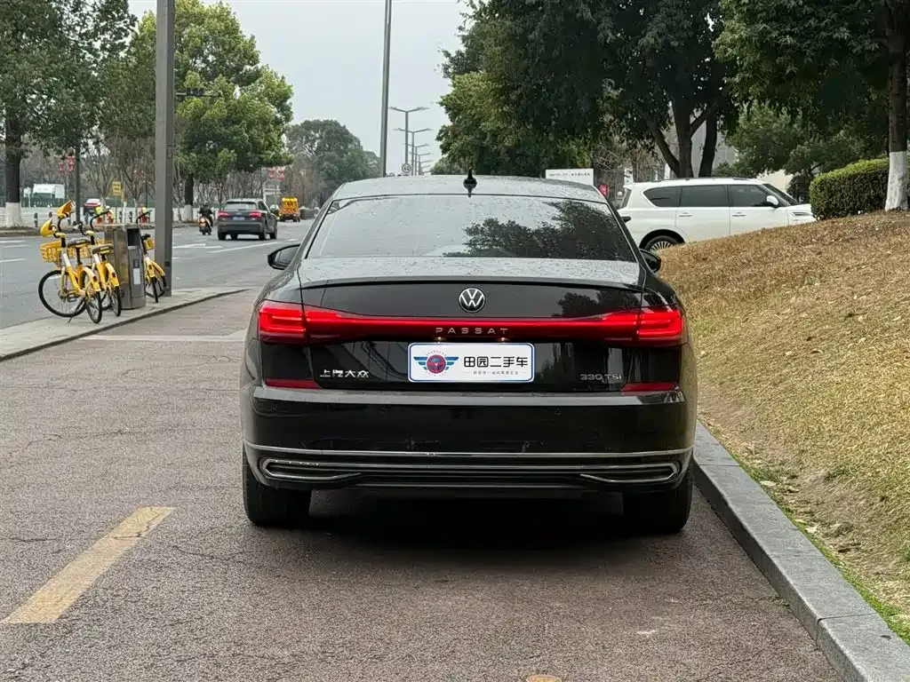 Volkswagen Passat — фото 10