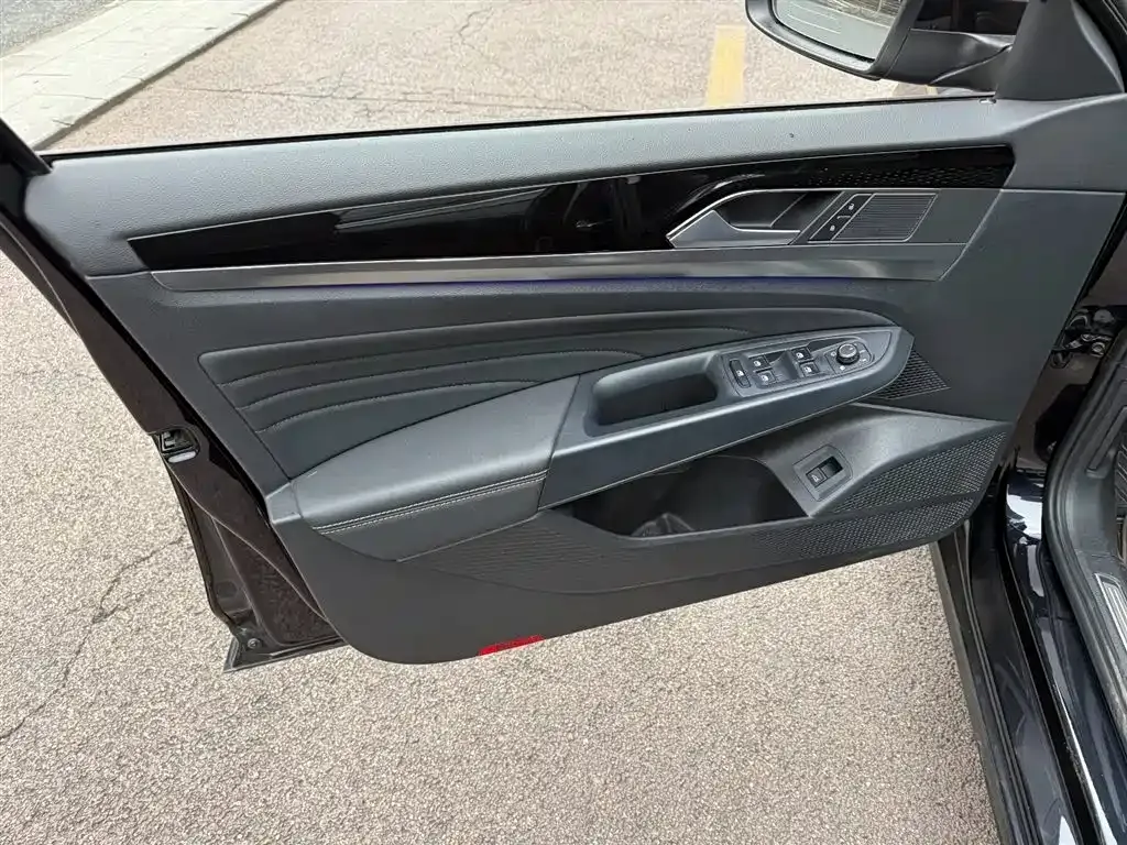 Volkswagen Passat — фото 8