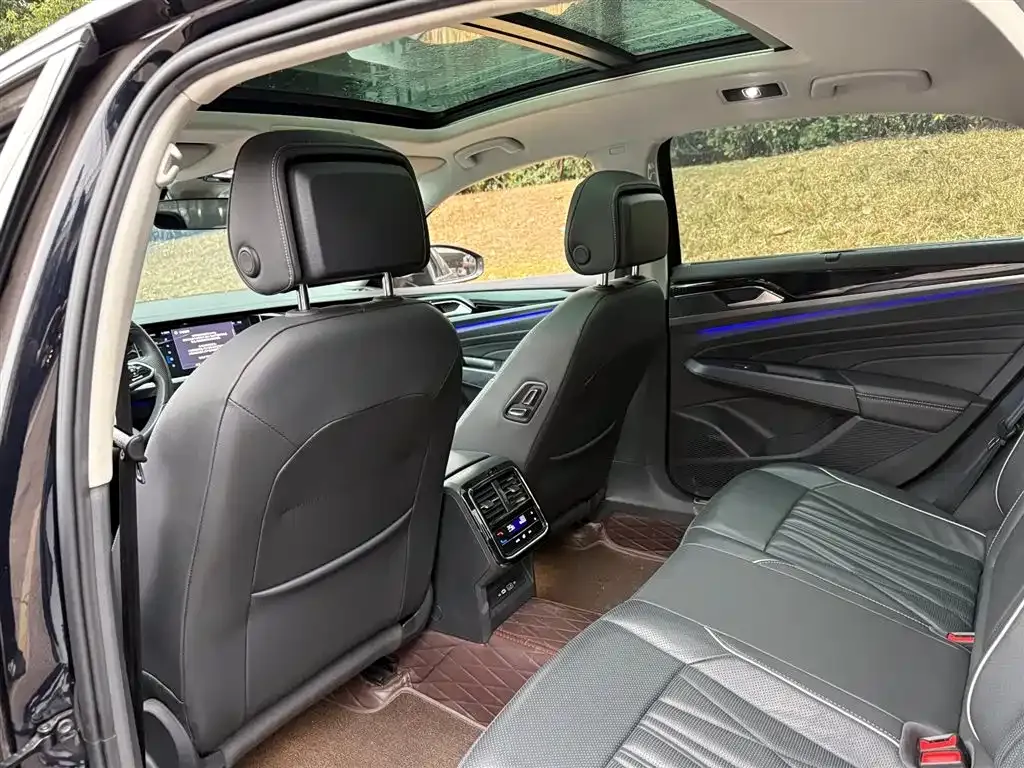Volkswagen Passat — фото 6