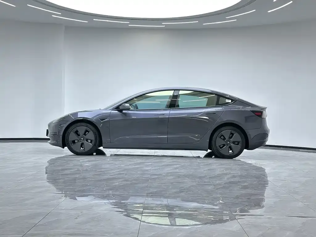 Tesla Model 3 — фото 2