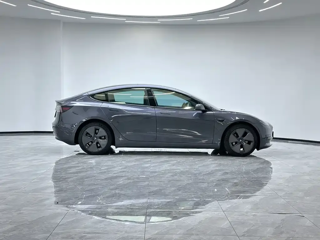 Tesla Model 3 — фото 3