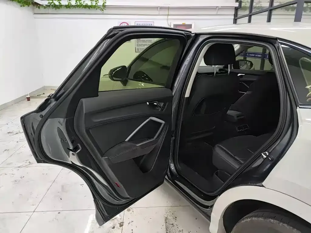 Audi Q3 Sportback — фото 4