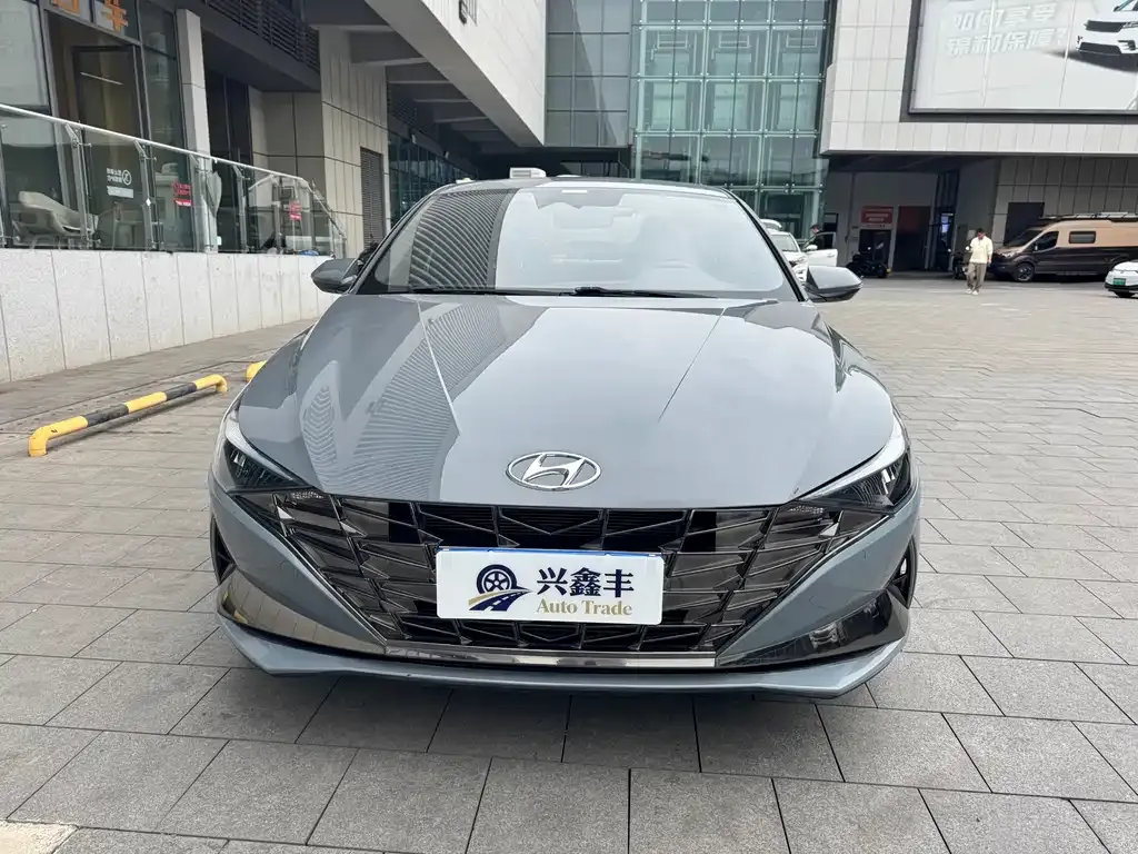 Hyundai Elantra — фото 5