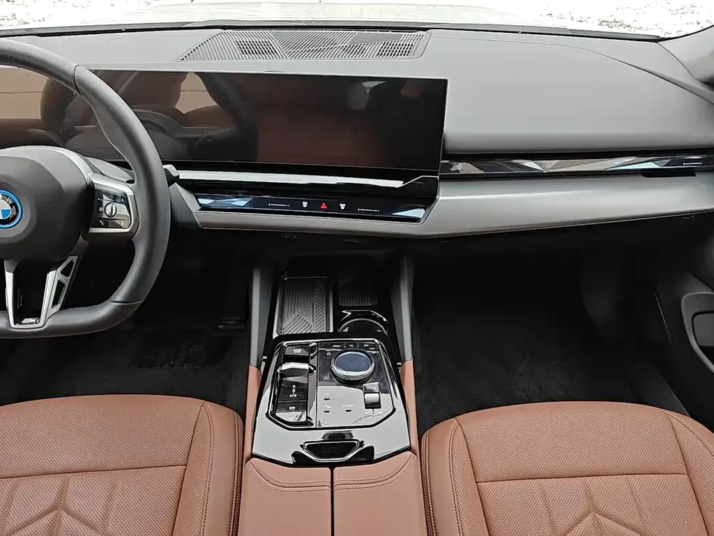 BMW i5 — фото 4