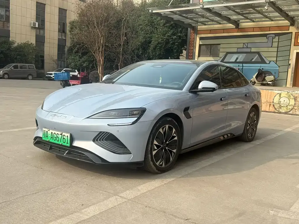 BYD Seal — фото 1