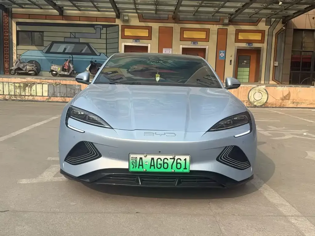 BYD Seal — фото 2