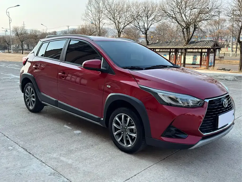 Toyota Yaris L — фото 9