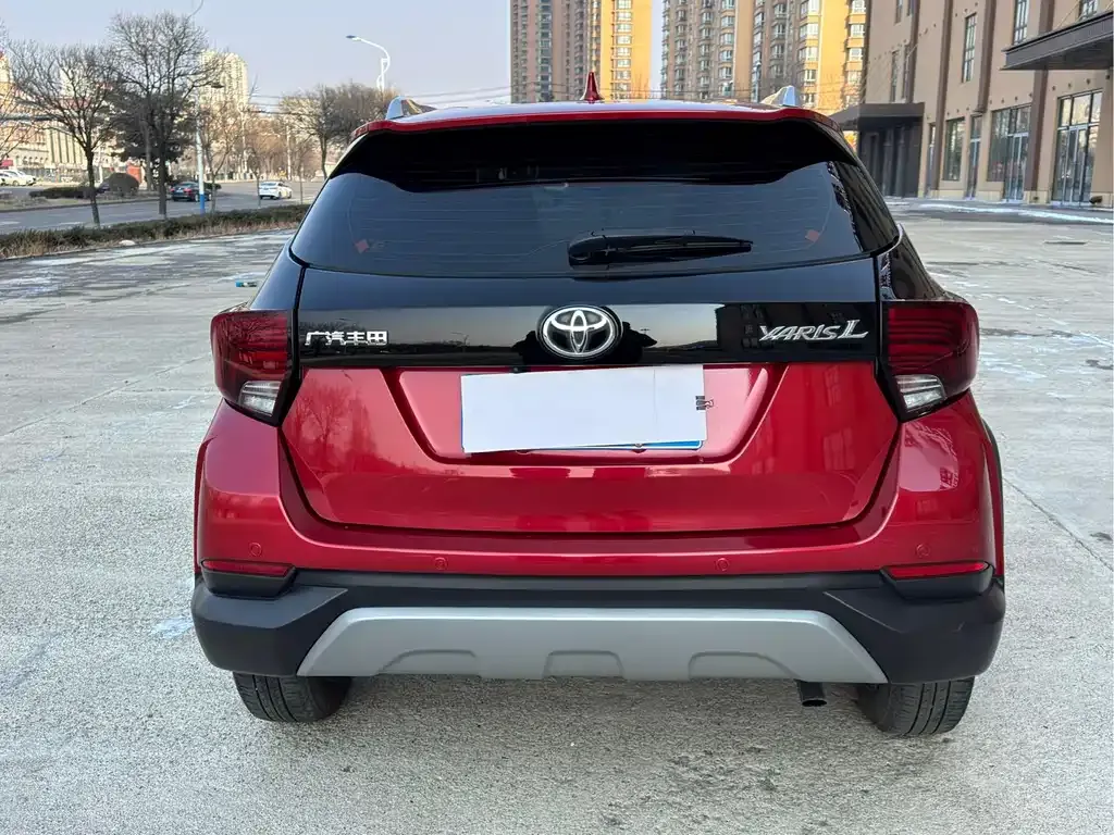 Toyota Yaris L — фото 5