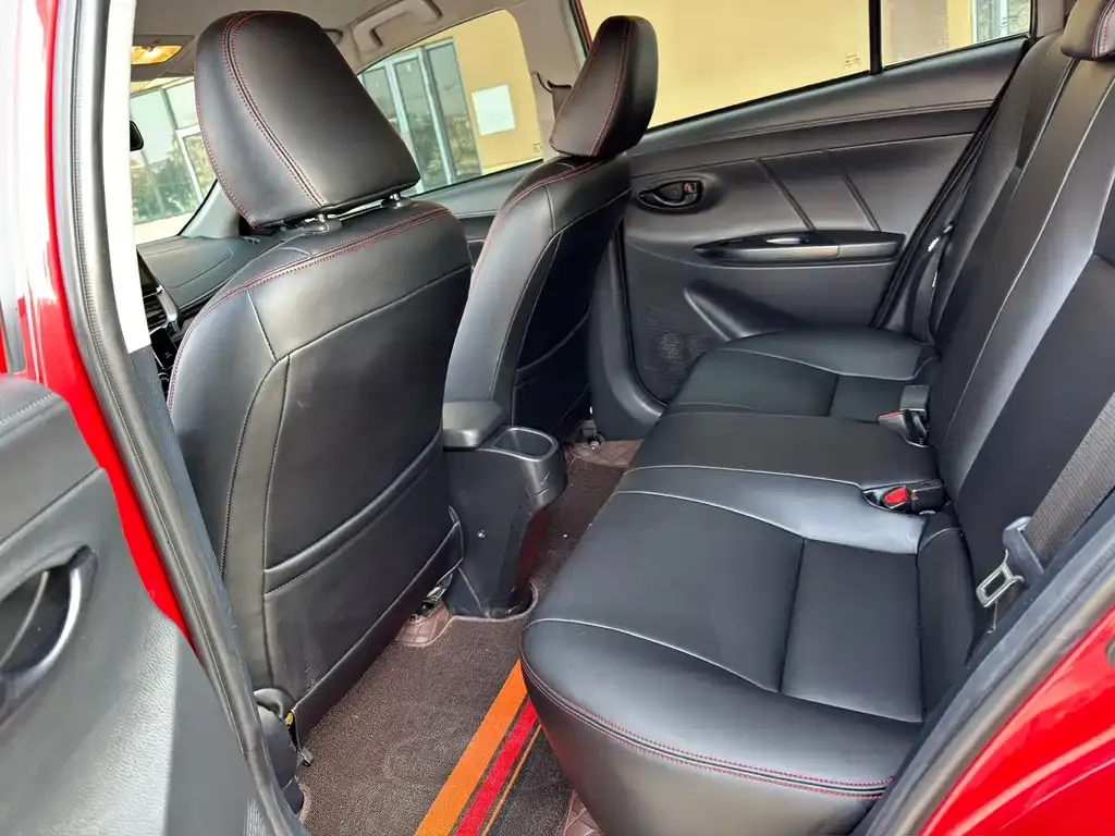 Toyota Yaris L — фото 3