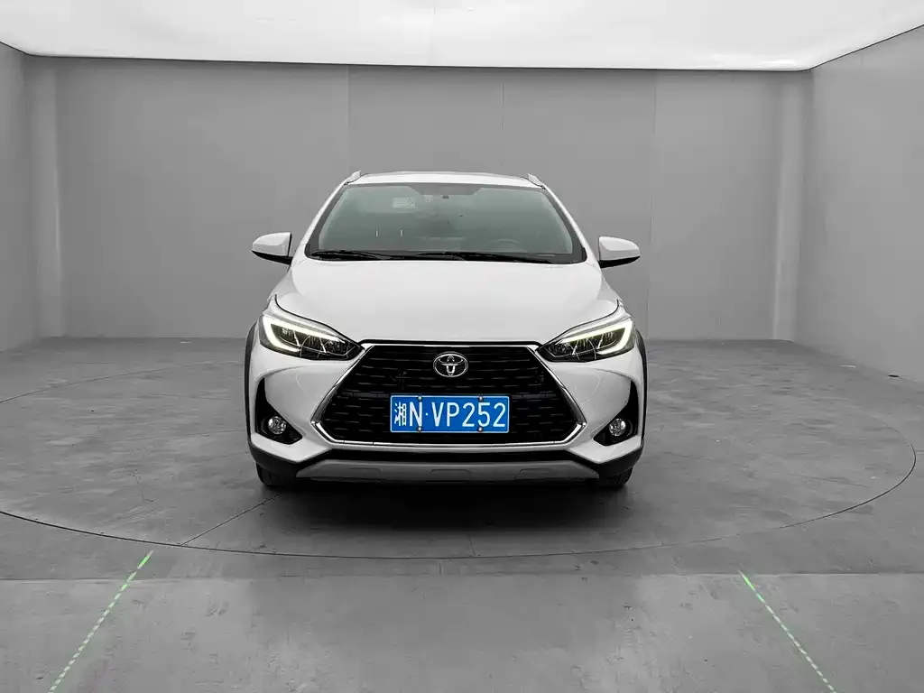 Toyota Yaris L — фото 4
