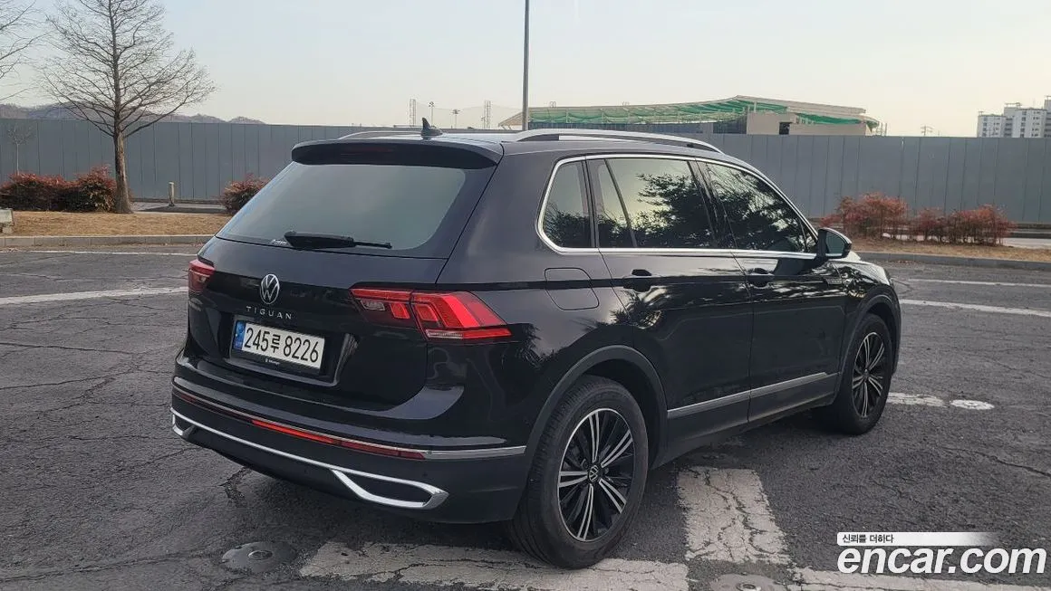 Volkswagen Tiguan — фото 8