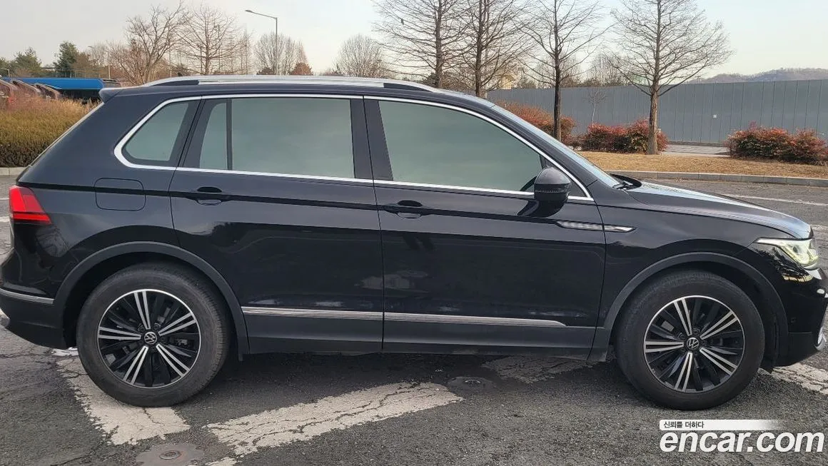 Volkswagen Tiguan — фото 7
