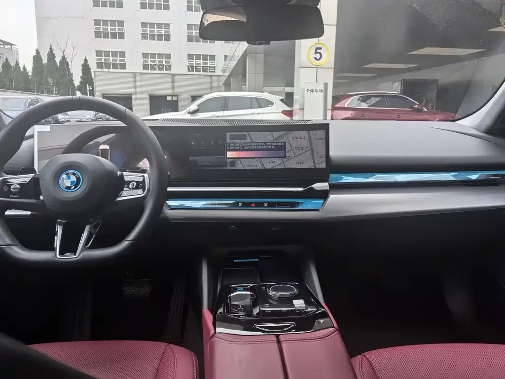 BMW i5 — фото 9