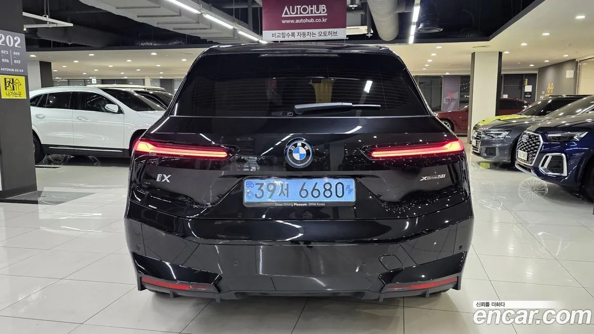 BMW iX — фото 10