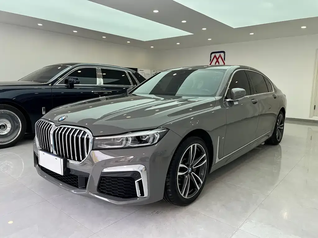 BMW 7 Series — фото 1