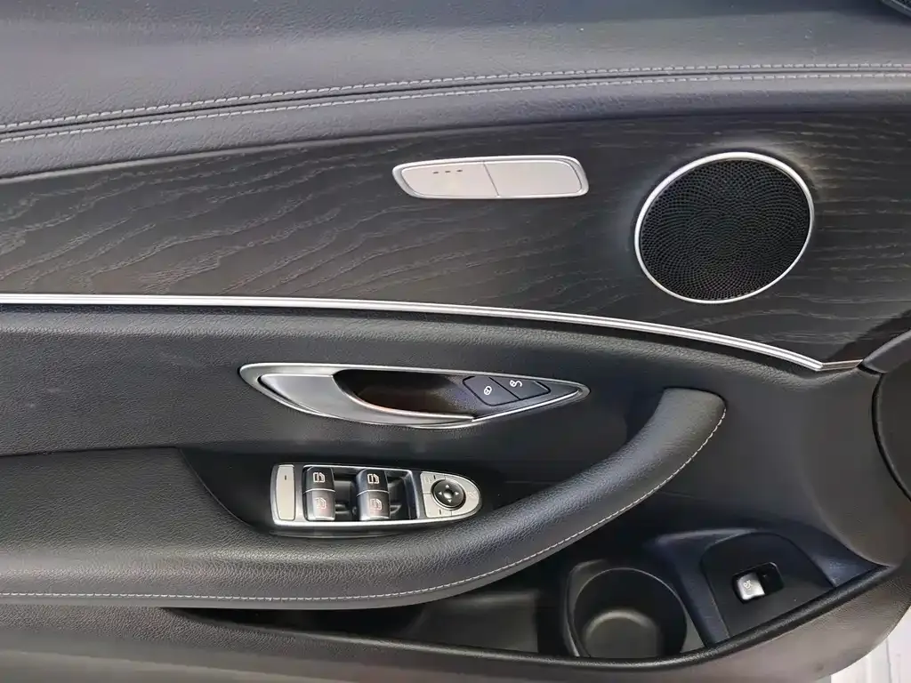 Mercedes-Benz E-Class (Import) — фото 3