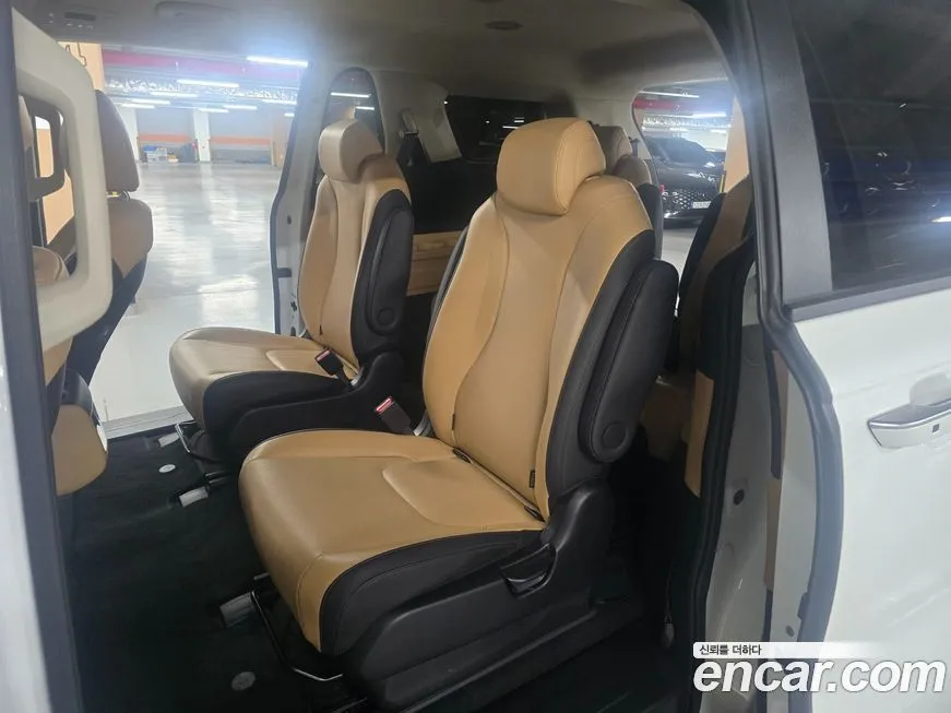Kia Carnival — фото 10