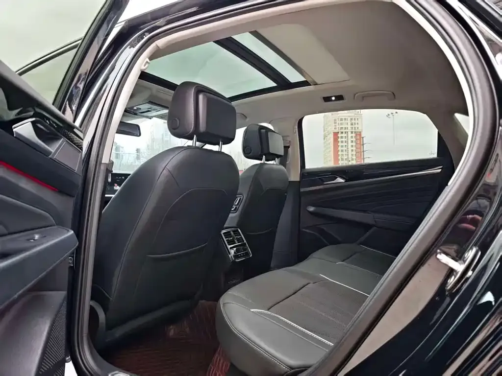 Volkswagen Passat — фото 7