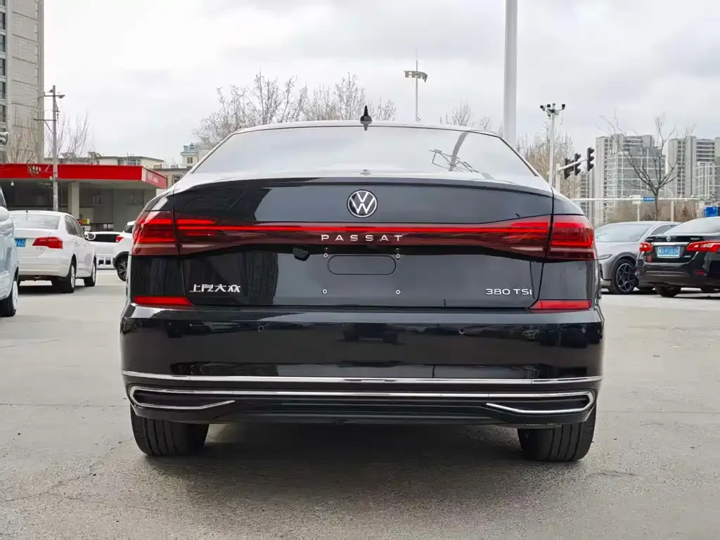 Volkswagen Passat — фото 2